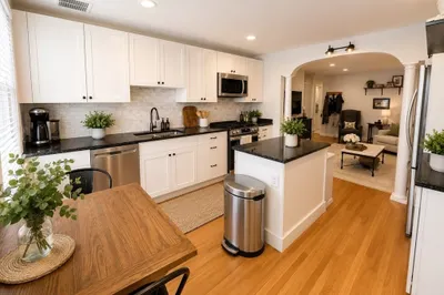 28 Monument St #1 1