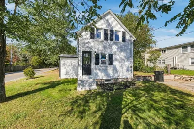 963 Russells Mills Rd 1