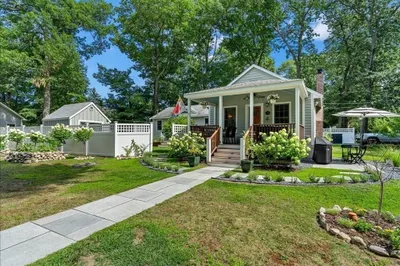 51 Edgar Rd 1