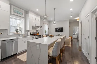 301 Saratoga Street #1 1