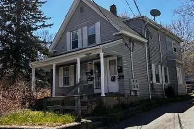 173 East Main Street 1