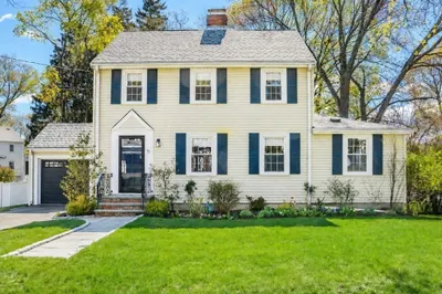 11 Bunker Ln