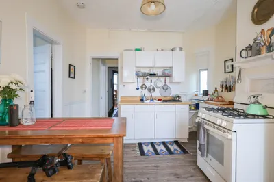 38 Jefferson St #3