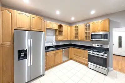 11 Foster St #1