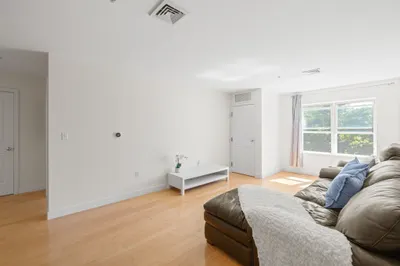 30 Franklin St #312 1