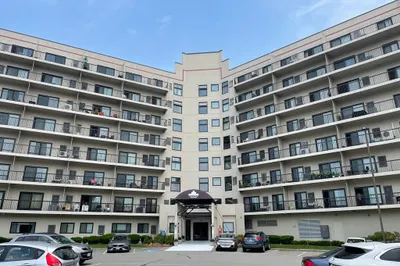 133 Commander Shea Blvd #714 1