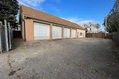 11-r Putnam St 1