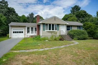 6 Jonathan Ln 1