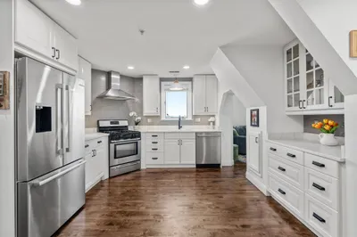 155 Franklin Ave #3 1