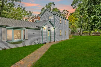 33 Lake Rd