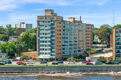 300 Lynnshore Dr #911