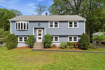 6 Valerie Ave