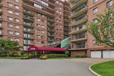 3920 Mystic Valley Pkwy #118 1