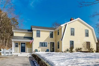 679 Main St 1