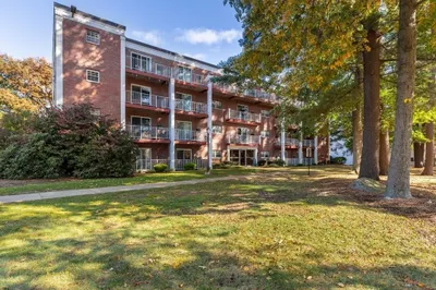 46 Greentree Ln #25