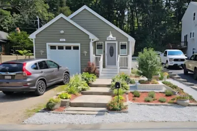 46 Rosewood Ave 1