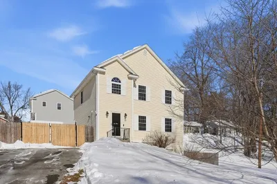 18 Riverton Rd 1