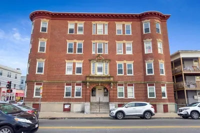 526 Western Ave #08