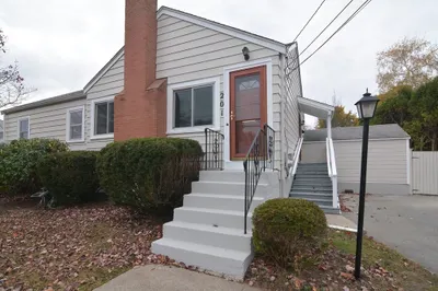 201 Sunnyside Rd