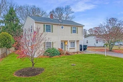145 Greenbrier Dr 1