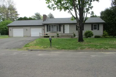 23 Carillon Cir