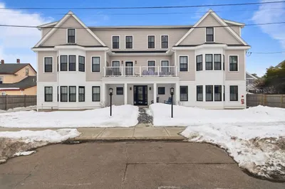 4 Anawan Ave #7