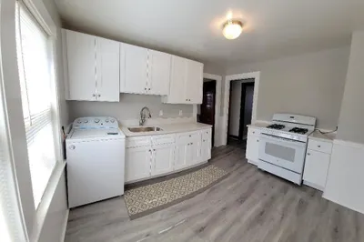 10-12 Brookway Rd #2
