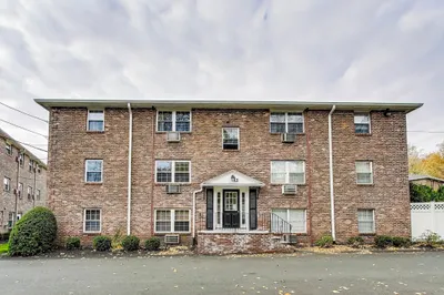 12 Colonial Village Dr #4 1
