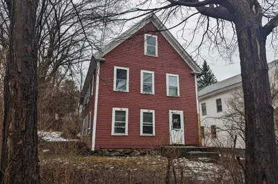 19 Pine St 1