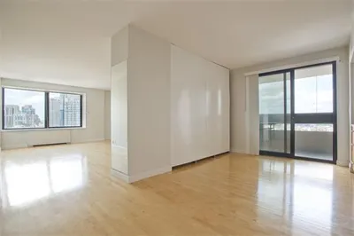 85 E India Row #23G 1