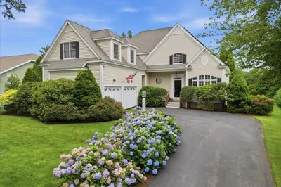 43 White Cliffs Drive 1