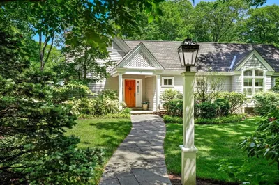 70 Old Farm Rd