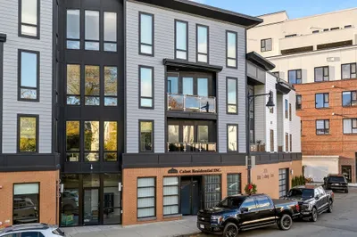 275 Old Colony Ave 1