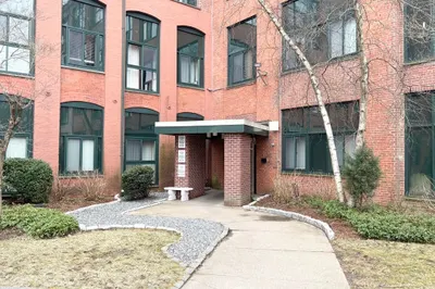 150 Rumford Ave #406