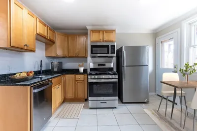 61 Division St #1