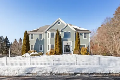 18 Symonds Way