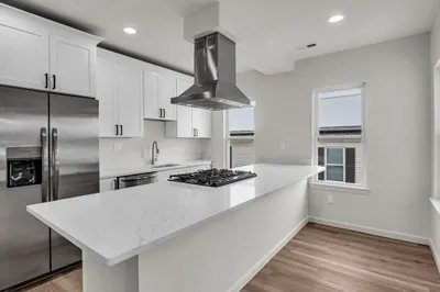 12 Alpine St #3 1