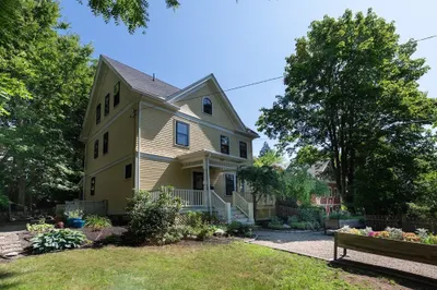 147 Lowell St 1