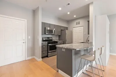21 Hampshire Rd #212 1