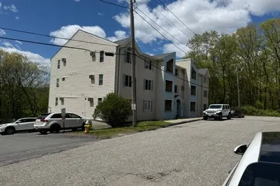 7 Gibbs St #10
