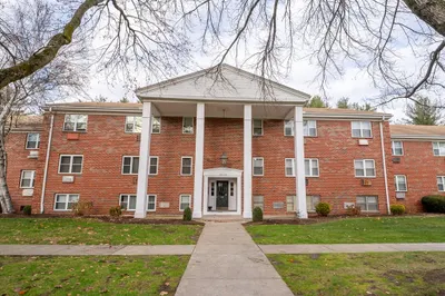 241 Regency Park Dr #241