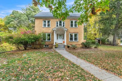 70 Sunset Ln