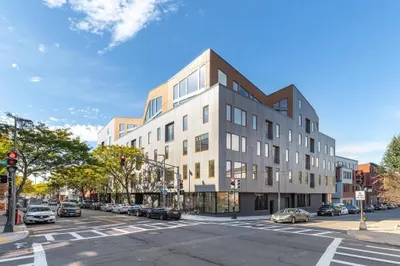211 Green St #304