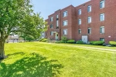 8 Ashland St #3L