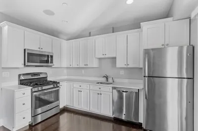 332 Ashmont St #4 1