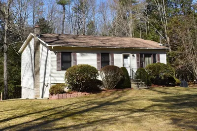 131 Laurel St