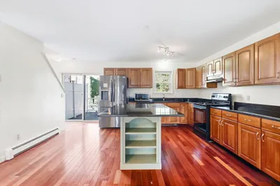 174 Everett St 1