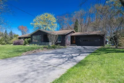 2 Parkview Dr