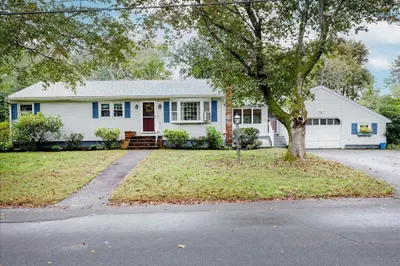 25 Stoney Brook Rd