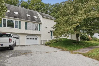 11 Jonathan Circle 1
